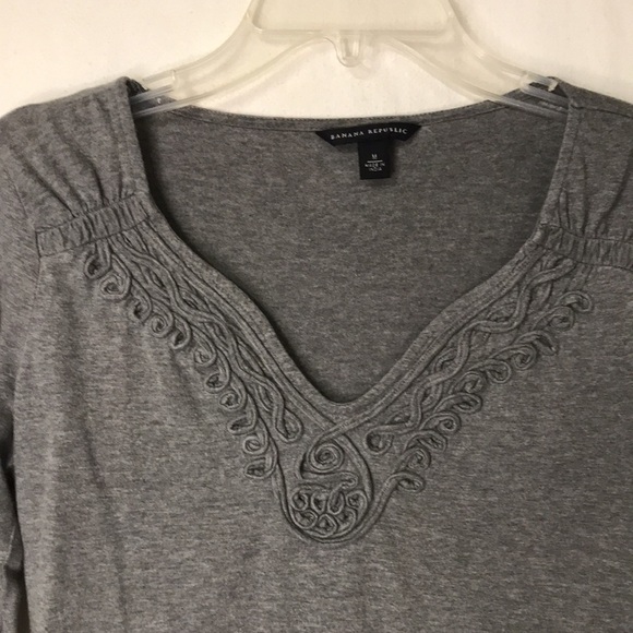 BANANA Republic Women ‘s Tunic Gray Size M Embellished V Neck Boho - Picture 4 of 11
